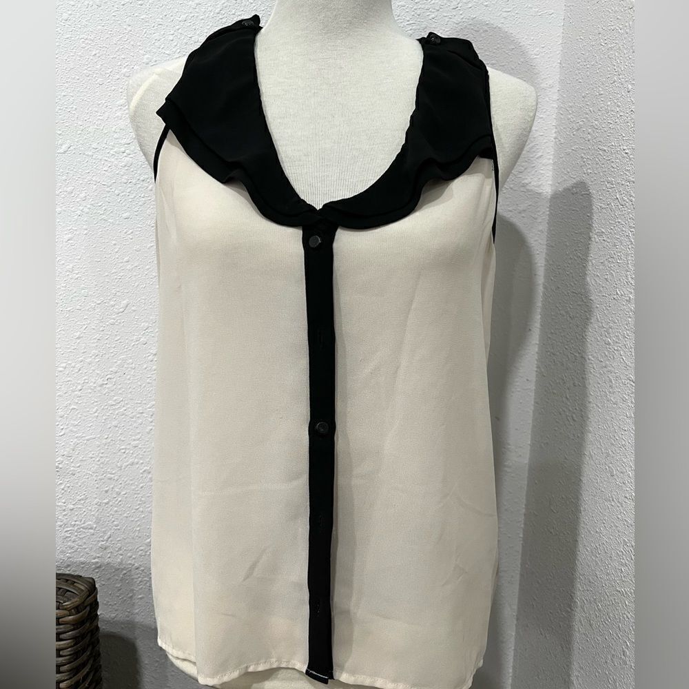 ‎Guess top